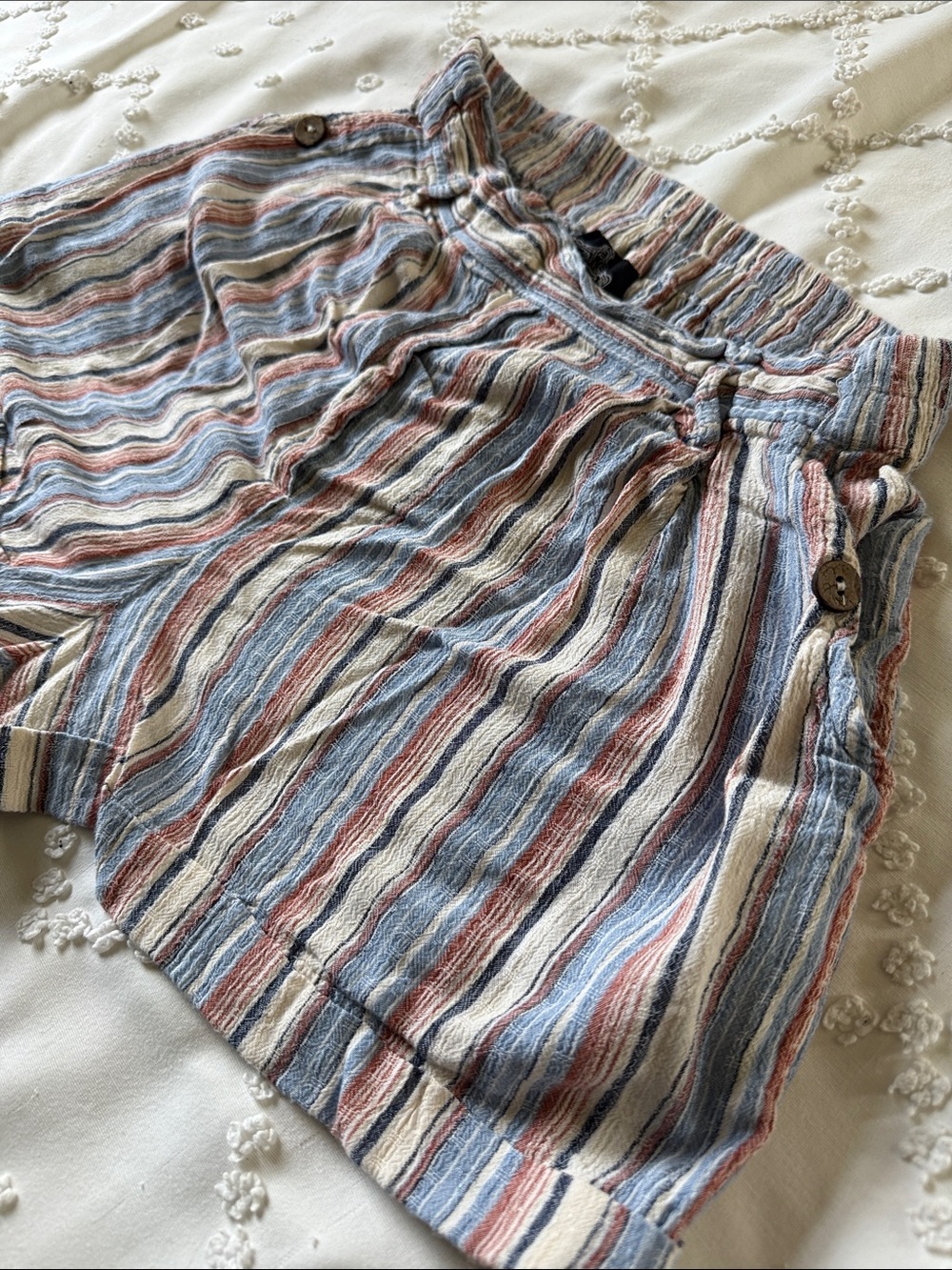 Angie Striped Women’s Shorts Size Medium - Picture 3 of 5
